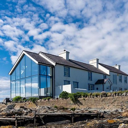 Hen Cymyran Villa Caergeiliog Exterior photo